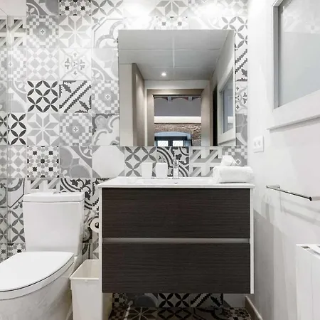 Revitalized Apartment In Historical Building Girona Exterior photo